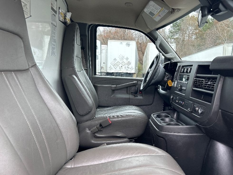 Light Duty Box Truck-Light and Medium Duty Trucks-GMC-2021-Savana G33503-Little Rock-AR-120,103\n\t\tmiles-$ 26,250 - Image 19