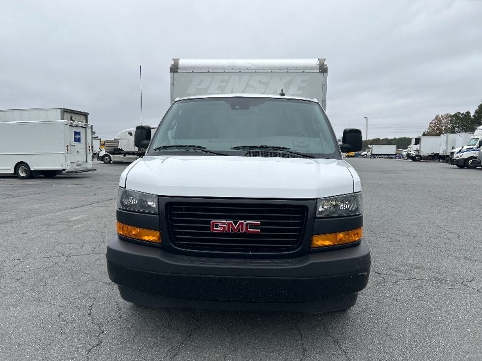 Light Duty Box Truck-Light and Medium Duty Trucks-GMC-2021-Savana G33503-Little Rock-AR-120,103\n\t\tmiles-$ 26,250 - Image 2