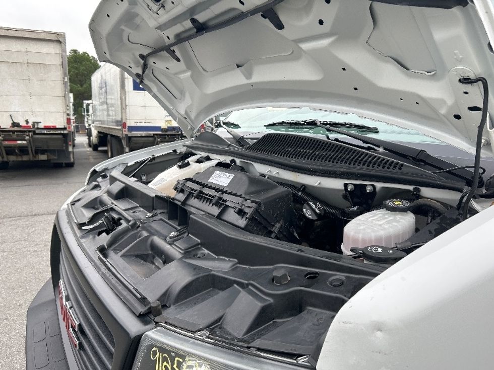 Light Duty Box Truck-Light and Medium Duty Trucks-GMC-2021-Savana G33503-Little Rock-AR-120,103\n\t\tmiles-$ 26,250 - Image 20