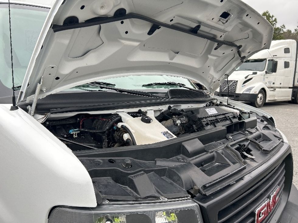 Light Duty Box Truck-Light and Medium Duty Trucks-GMC-2021-Savana G33503-Little Rock-AR-120,103\n\t\tmiles-$ 26,250 - Image 21