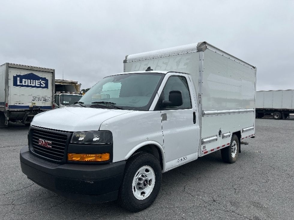 Light Duty Box Truck-Light and Medium Duty Trucks-GMC-2021-Savana G33503-Little Rock-AR-120,103\n\t\tmiles-$ 26,250 - Image 3