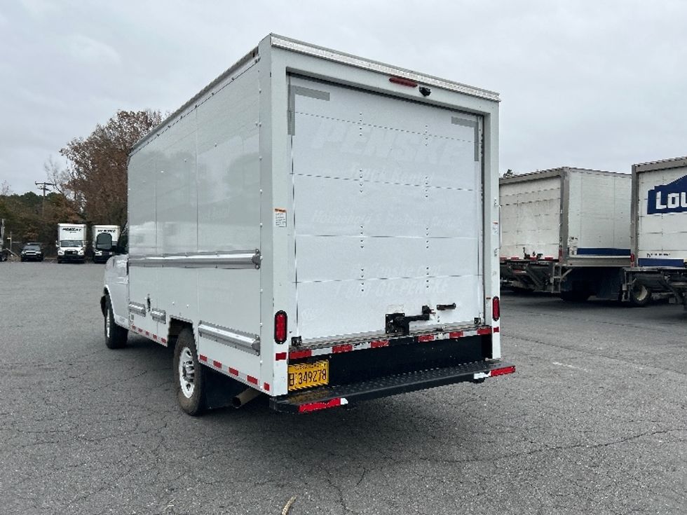 Light Duty Box Truck-Light and Medium Duty Trucks-GMC-2021-Savana G33503-Little Rock-AR-120,103\n\t\tmiles-$ 26,250 - Image 5