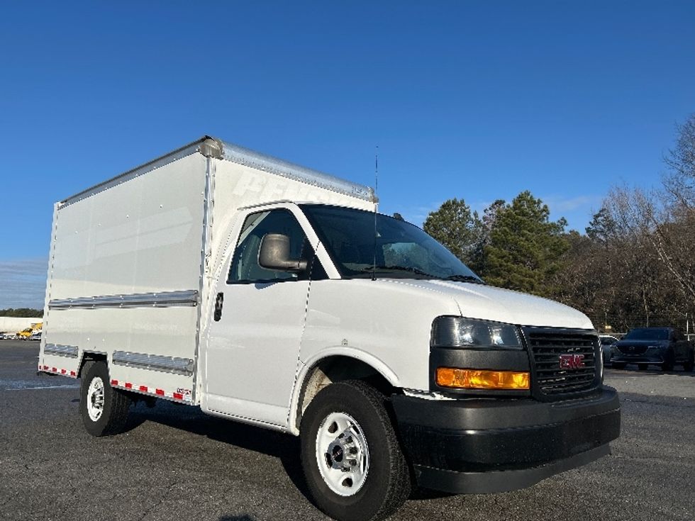 Light Duty Box Truck-Light and Medium Duty Trucks-GMC-2021-Savana G33503-Little Rock-AR-123,485\n\t\tmiles-$ 26,500 - Image 1