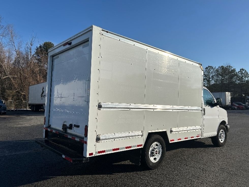 Light Duty Box Truck-Light and Medium Duty Trucks-GMC-2021-Savana G33503-Little Rock-AR-123,485\n\t\tmiles-$ 26,500 - Image 11