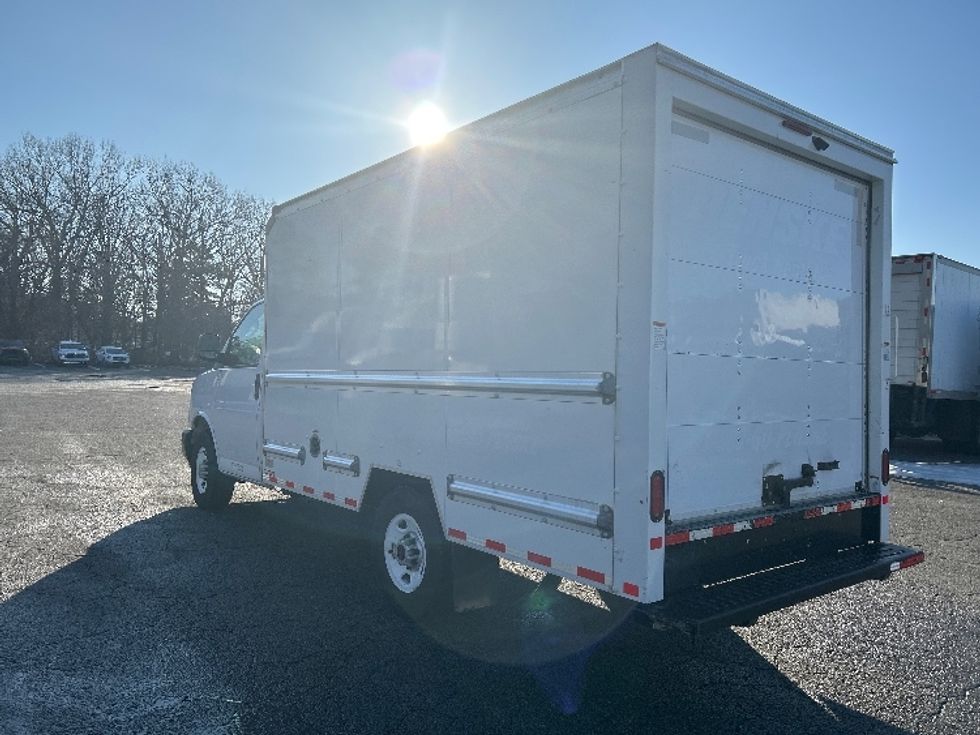 Light Duty Box Truck-Light and Medium Duty Trucks-GMC-2021-Savana G33503-Little Rock-AR-123,485\n\t\tmiles-$ 26,500 - Image 5