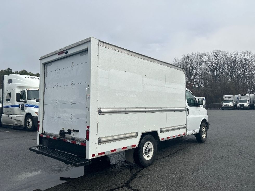 Light Duty Box Truck-Light and Medium Duty Trucks-GMC-2021-Savana G33503-Little Rock-AR-131,127\n\t\tmiles-$ 24,750 - Image 11