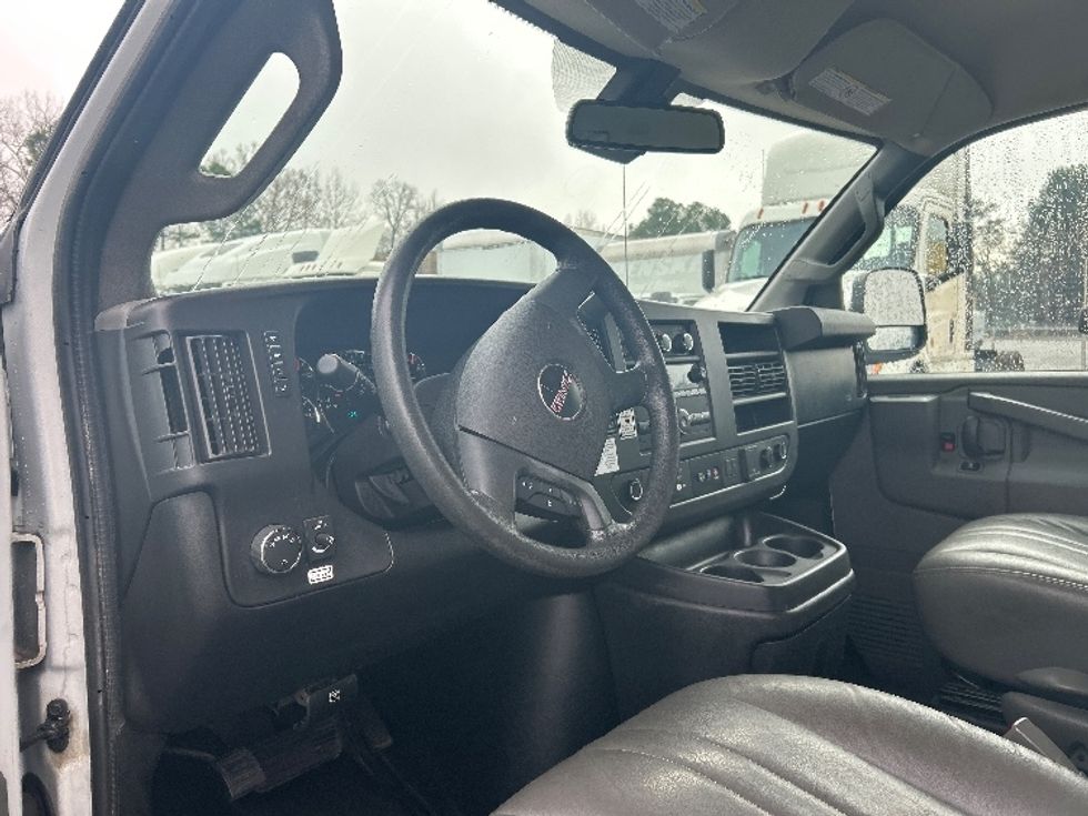 Light Duty Box Truck-Light and Medium Duty Trucks-GMC-2021-Savana G33503-Little Rock-AR-131,127\n\t\tmiles-$ 24,750 - Image 14