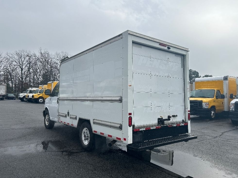 Light Duty Box Truck-Light and Medium Duty Trucks-GMC-2021-Savana G33503-Little Rock-AR-131,127\n\t\tmiles-$ 24,750 - Image 5