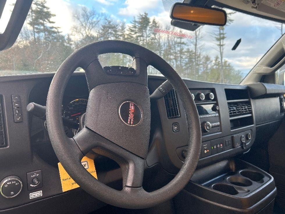 Light Duty Box Truck-Light and Medium Duty Trucks-GMC-2021-Savana G33503-Londonderry-NH-101,374\n\t\tmiles-$ 24,750 - Image 14