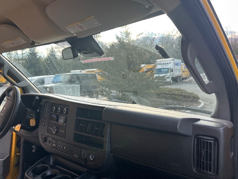 Light Duty Box Truck-Light and Medium Duty Trucks-GMC-2021-Savana G33503-Londonderry-NH-101,374\n\t\tmiles-$ 24,750 - Image 18