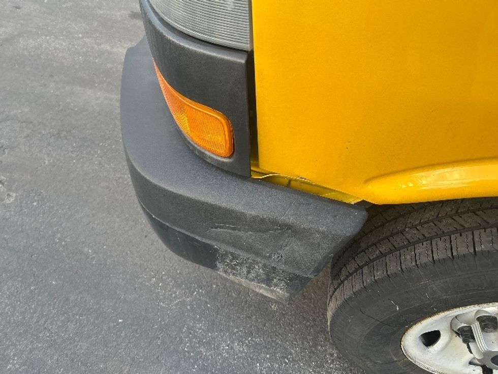 Light Duty Box Truck-Light and Medium Duty Trucks-GMC-2021-Savana G33503-Londonderry-NH-101,374\n\t\tmiles-$ 24,750 - Image 22