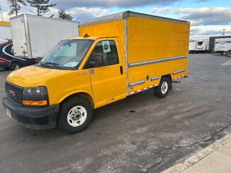 Light Duty Box Truck-Light and Medium Duty Trucks-GMC-2021-Savana G33503-Londonderry-NH-101,374\n\t\tmiles-$ 24,750 - Image 3