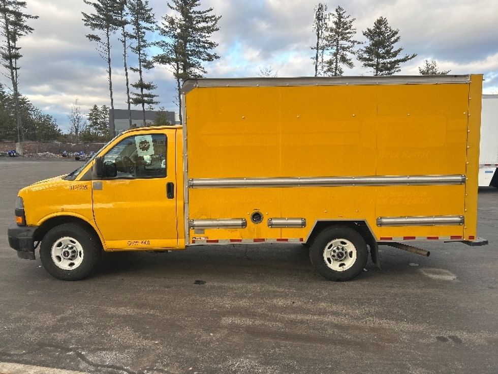 Light Duty Box Truck-Light and Medium Duty Trucks-GMC-2021-Savana G33503-Londonderry-NH-101,374\n\t\tmiles-$ 24,750 - Image 4