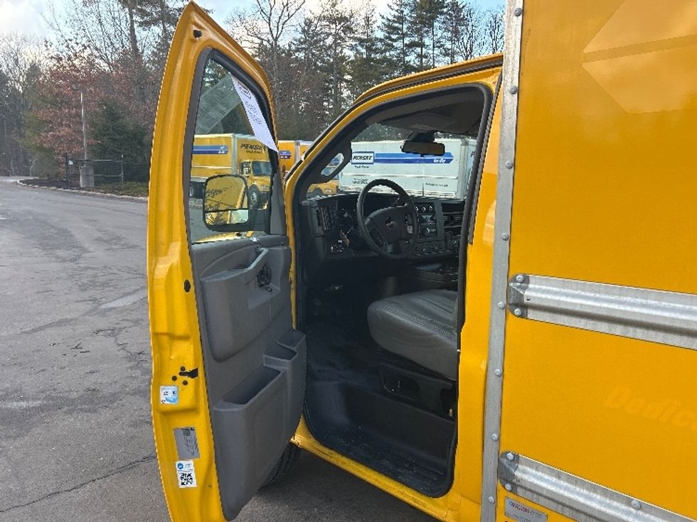 Light Duty Box Truck-Light and Medium Duty Trucks-GMC-2021-Savana G33503-Londonderry-NH-101,553\n\t\tmiles-$ 24,750 - Image 14