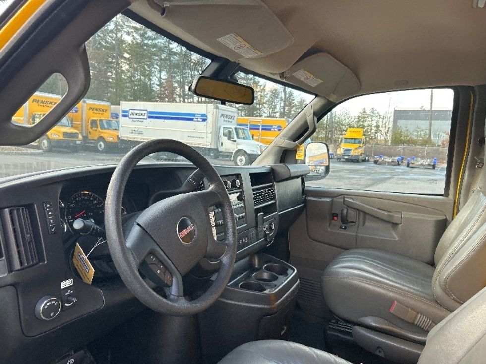 Light Duty Box Truck-Light and Medium Duty Trucks-GMC-2021-Savana G33503-Londonderry-NH-101,553\n\t\tmiles-$ 24,750 - Image 15