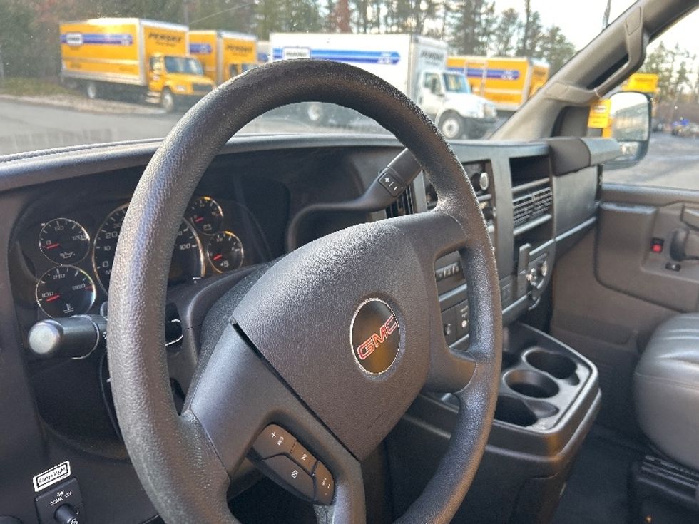 Light Duty Box Truck-Light and Medium Duty Trucks-GMC-2021-Savana G33503-Londonderry-NH-101,553\n\t\tmiles-$ 24,750 - Image 16