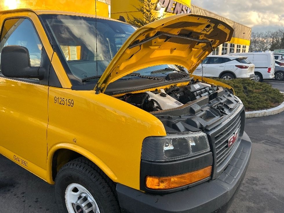 Light Duty Box Truck-Light and Medium Duty Trucks-GMC-2021-Savana G33503-Londonderry-NH-101,553\n\t\tmiles-$ 24,750 - Image 22