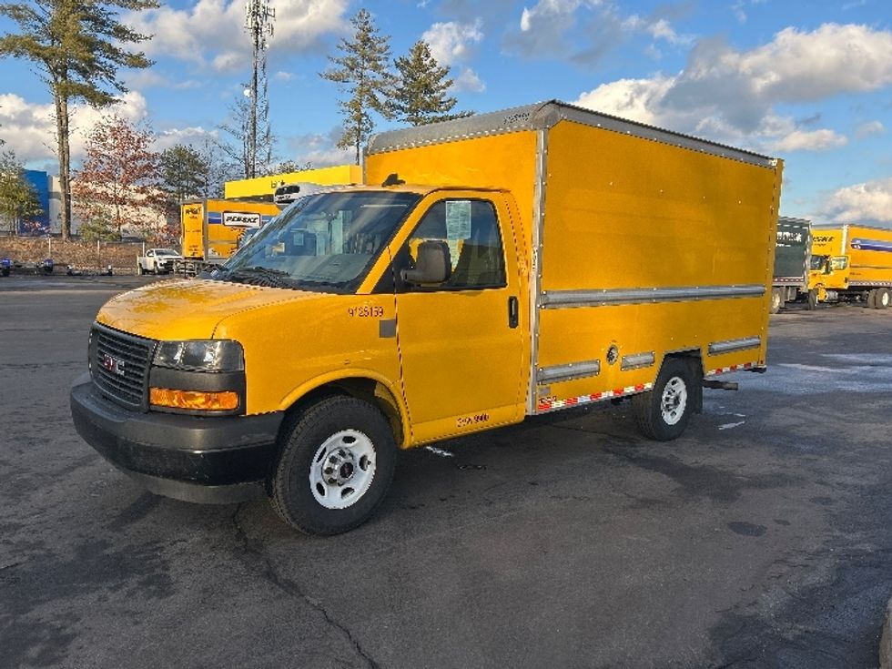 Light Duty Box Truck-Light and Medium Duty Trucks-GMC-2021-Savana G33503-Londonderry-NH-101,553\n\t\tmiles-$ 24,750 - Image 3
