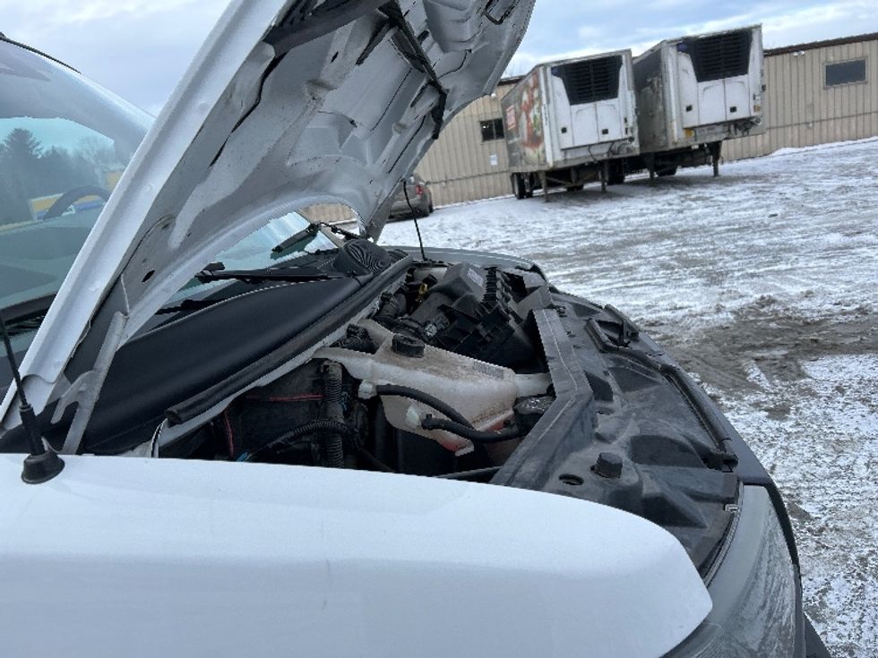 Light Duty Box Truck-Light and Medium Duty Trucks-GMC-2021-Savana G33503-Londonderry-NH-104,794\n\t\tmiles-$ 26,750 - Image 22