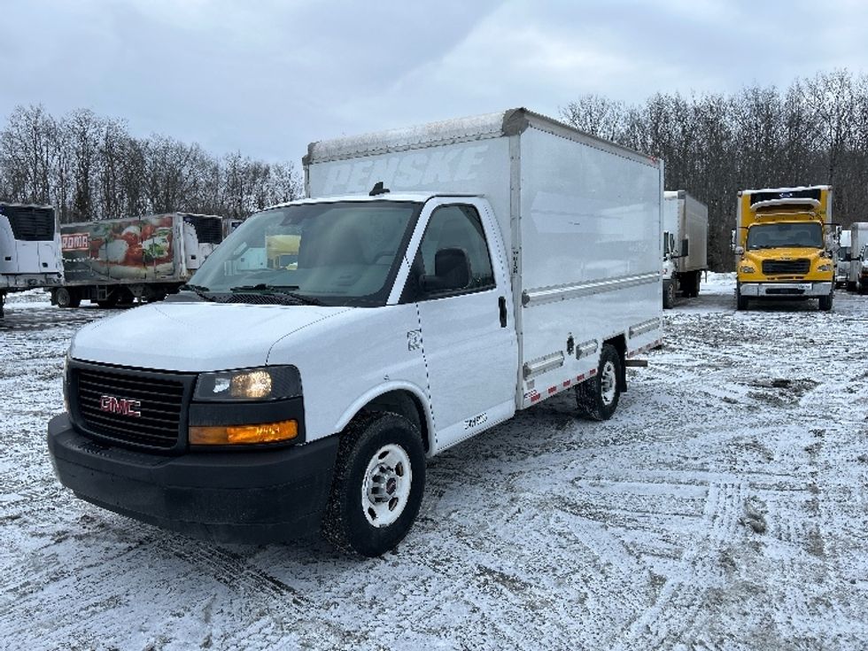 Light Duty Box Truck-Light and Medium Duty Trucks-GMC-2021-Savana G33503-Londonderry-NH-104,794\n\t\tmiles-$ 26,750 - Image 3