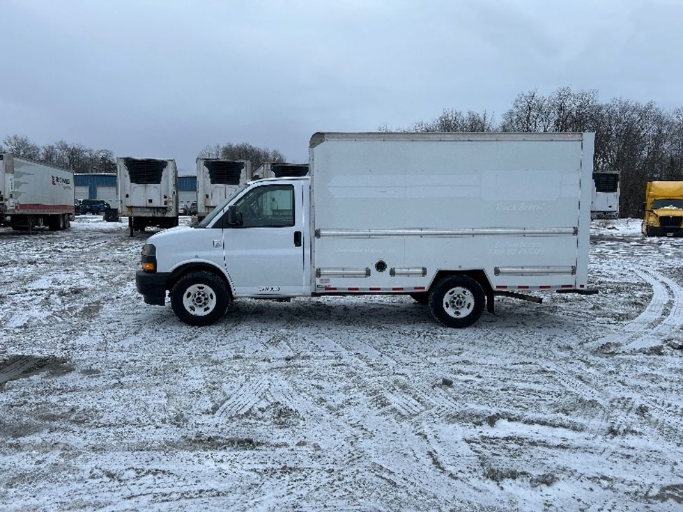 Light Duty Box Truck-Light and Medium Duty Trucks-GMC-2021-Savana G33503-Londonderry-NH-104,794\n\t\tmiles-$ 26,750 - Image 4