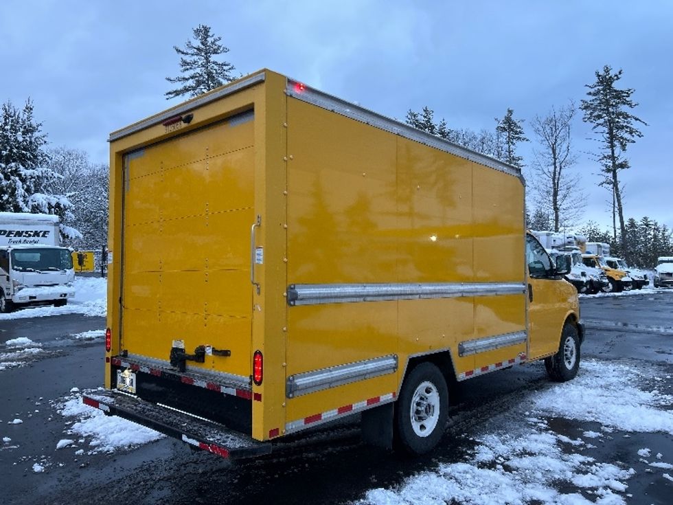 Light Duty Box Truck-Light and Medium Duty Trucks-GMC-2021-Savana G33503-Londonderry-NH-106,525\n\t\tmiles-$ 24,250 - Image 13
