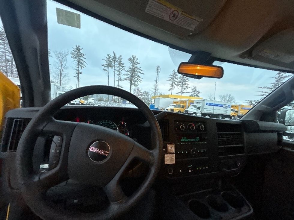 Light Duty Box Truck-Light and Medium Duty Trucks-GMC-2021-Savana G33503-Londonderry-NH-106,525\n\t\tmiles-$ 24,250 - Image 18