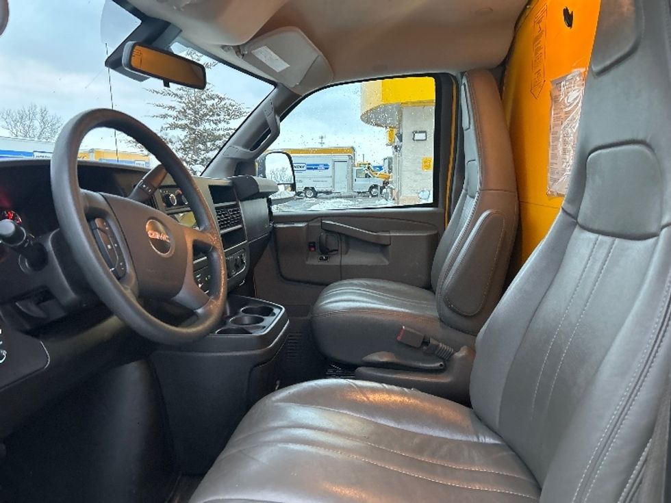 Light Duty Box Truck-Light and Medium Duty Trucks-GMC-2021-Savana G33503-Londonderry-NH-106,525\n\t\tmiles-$ 24,250 - Image 19