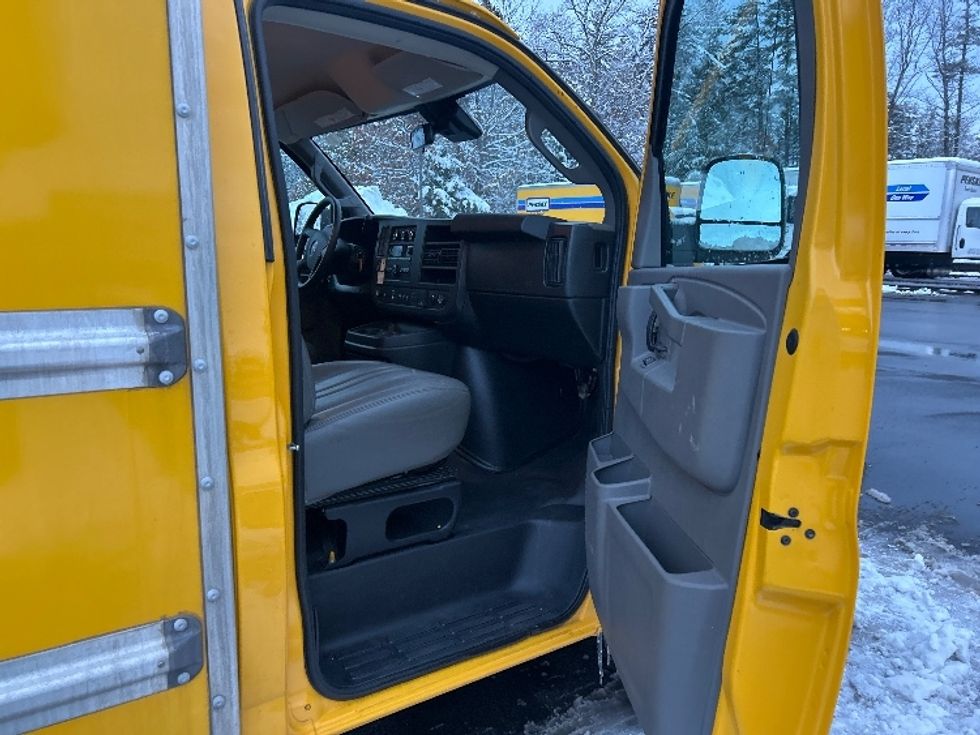 Light Duty Box Truck-Light and Medium Duty Trucks-GMC-2021-Savana G33503-Londonderry-NH-106,525\n\t\tmiles-$ 24,250 - Image 20