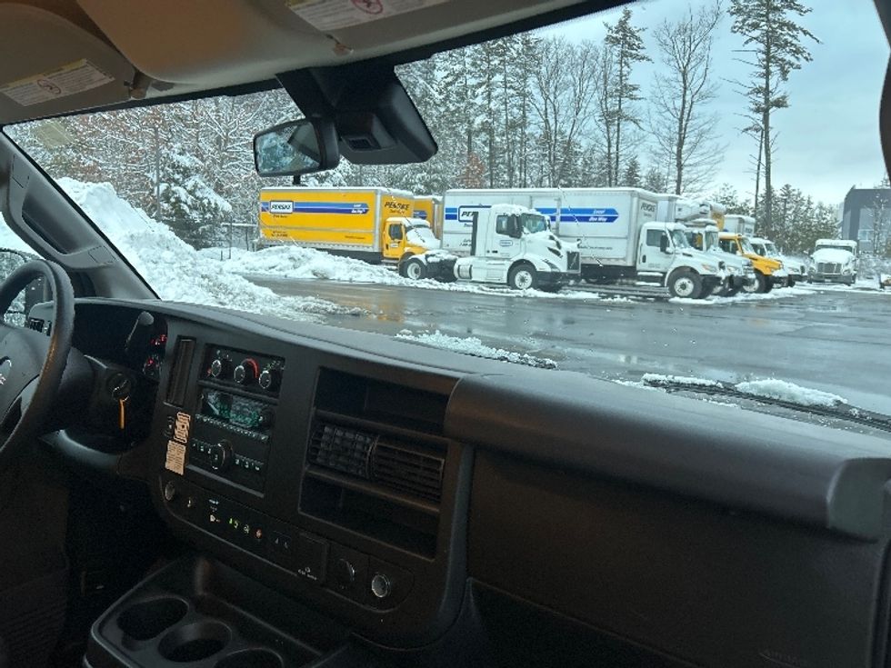 Light Duty Box Truck-Light and Medium Duty Trucks-GMC-2021-Savana G33503-Londonderry-NH-106,525\n\t\tmiles-$ 24,250 - Image 21