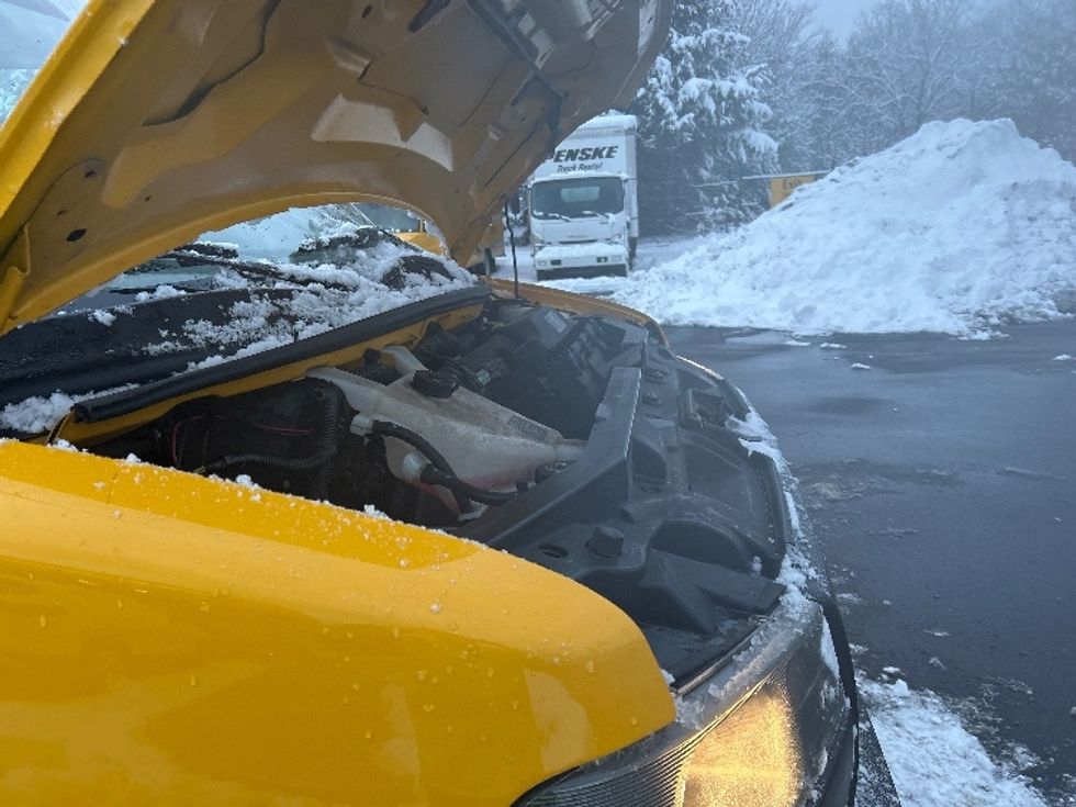 Light Duty Box Truck-Light and Medium Duty Trucks-GMC-2021-Savana G33503-Londonderry-NH-106,525\n\t\tmiles-$ 24,250 - Image 23