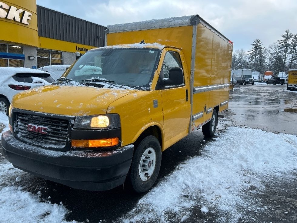 Light Duty Box Truck-Light and Medium Duty Trucks-GMC-2021-Savana G33503-Londonderry-NH-106,525\n\t\tmiles-$ 24,250 - Image 3