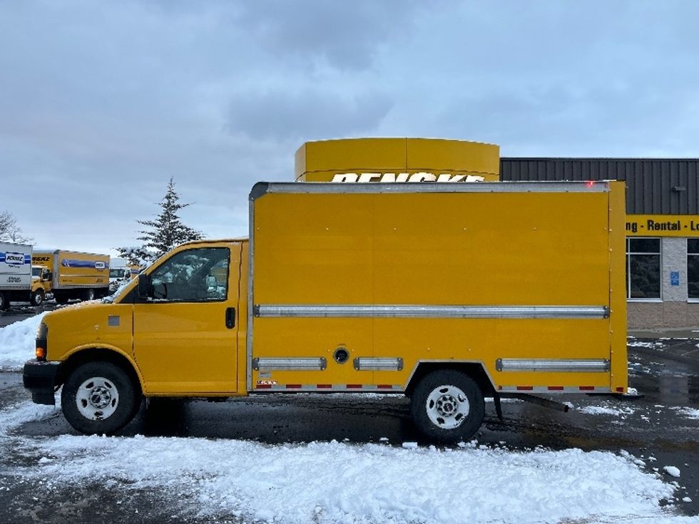 Light Duty Box Truck-Light and Medium Duty Trucks-GMC-2021-Savana G33503-Londonderry-NH-106,525\n\t\tmiles-$ 24,250 - Image 4