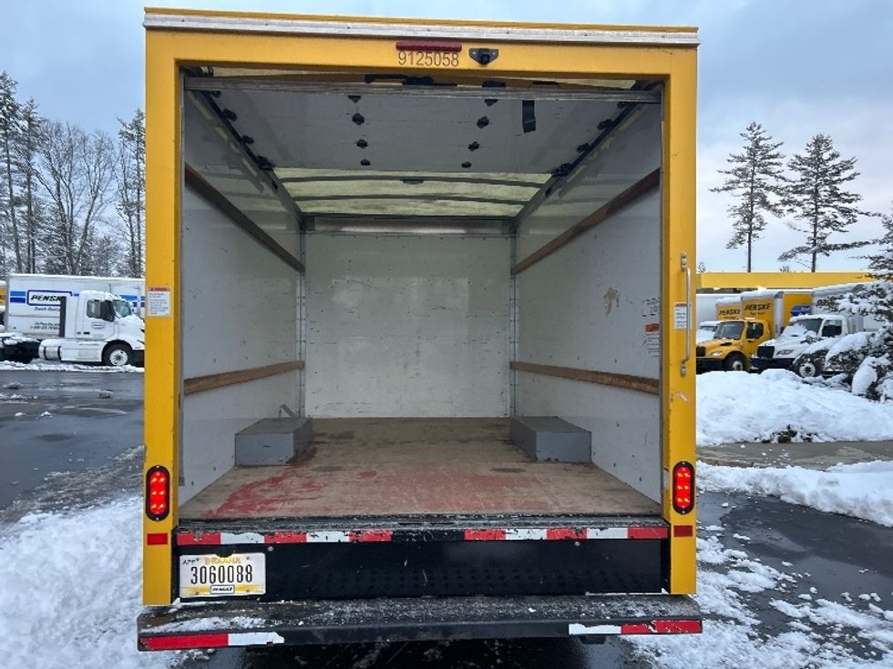Light Duty Box Truck-Light and Medium Duty Trucks-GMC-2021-Savana G33503-Londonderry-NH-106,525\n\t\tmiles-$ 24,250 - Image 9