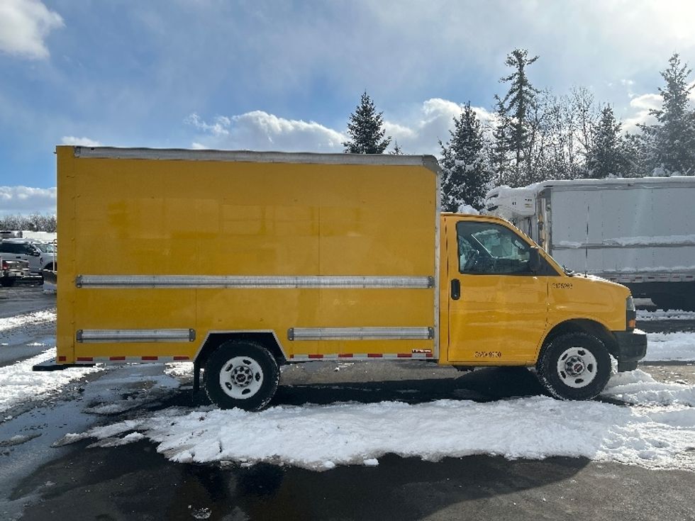 Light Duty Box Truck-Light and Medium Duty Trucks-GMC-2021-Savana G33503-Londonderry-NH-107,953\n\t\tmiles-$ 24,000 - Image 15