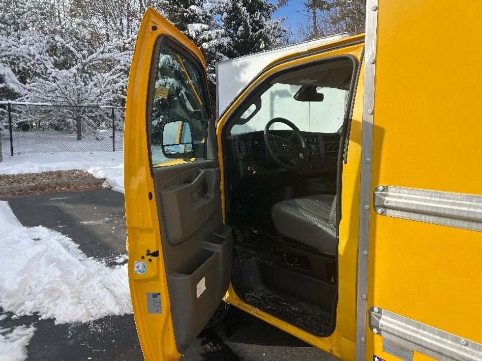 Light Duty Box Truck-Light and Medium Duty Trucks-GMC-2021-Savana G33503-Londonderry-NH-107,953\n\t\tmiles-$ 24,000 - Image 16