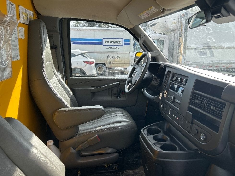 Light Duty Box Truck-Light and Medium Duty Trucks-GMC-2021-Savana G33503-Londonderry-NH-107,953\n\t\tmiles-$ 24,000 - Image 22