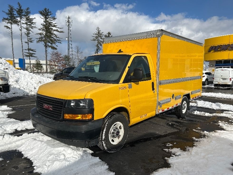 Light Duty Box Truck-Light and Medium Duty Trucks-GMC-2021-Savana G33503-Londonderry-NH-107,953\n\t\tmiles-$ 24,000 - Image 3