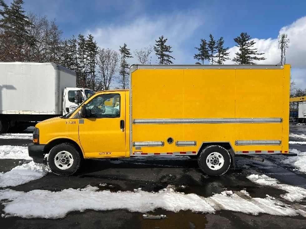Light Duty Box Truck-Light and Medium Duty Trucks-GMC-2021-Savana G33503-Londonderry-NH-107,953\n\t\tmiles-$ 24,000 - Image 4