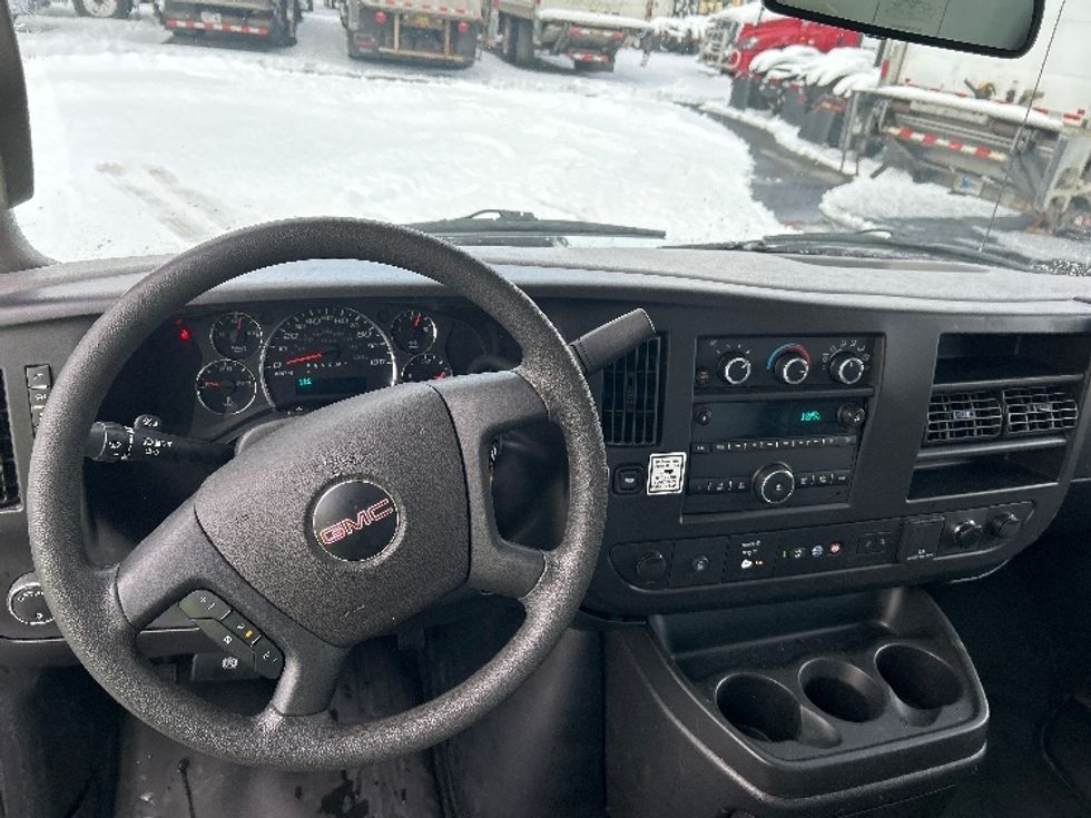 Light Duty Box Truck-Light and Medium Duty Trucks-GMC-2021-Savana G33503-Londonderry-NH-112,895\n\t\tmiles-$ 25,750 - Image 18