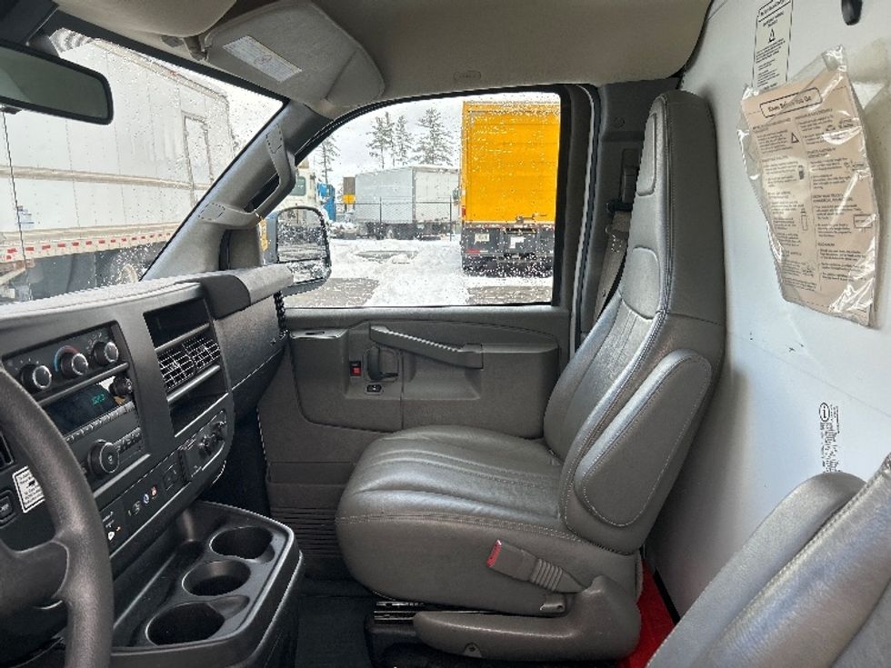 Light Duty Box Truck-Light and Medium Duty Trucks-GMC-2021-Savana G33503-Londonderry-NH-112,895\n\t\tmiles-$ 25,750 - Image 19