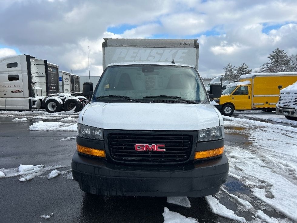 Light Duty Box Truck-Light and Medium Duty Trucks-GMC-2021-Savana G33503-Londonderry-NH-112,895\n\t\tmiles-$ 25,750 - Image 2