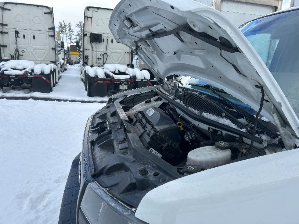 Light Duty Box Truck-Light and Medium Duty Trucks-GMC-2021-Savana G33503-Londonderry-NH-112,895\n\t\tmiles-$ 25,750 - Image 24