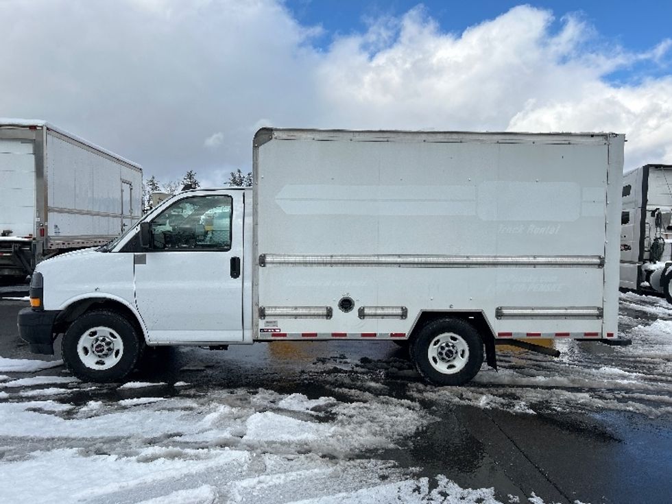 Light Duty Box Truck-Light and Medium Duty Trucks-GMC-2021-Savana G33503-Londonderry-NH-112,895\n\t\tmiles-$ 25,750 - Image 4
