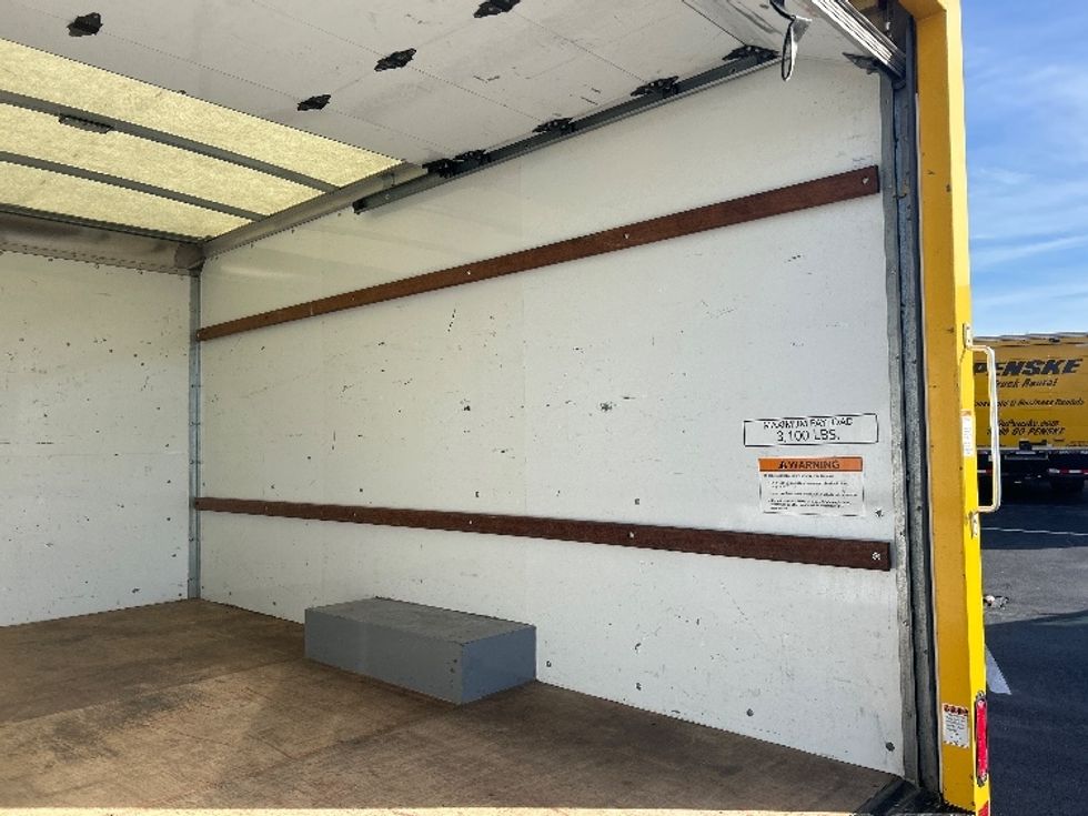 Light Duty Box Truck-Light and Medium Duty Trucks-GMC-2021-Savana G33503-Louisville-KY-122,156\n\t\tmiles-$ 23,250 - Image 12