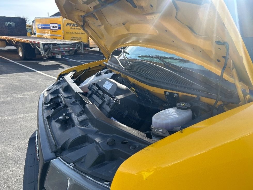 Light Duty Box Truck-Light and Medium Duty Trucks-GMC-2021-Savana G33503-Louisville-KY-122,156\n\t\tmiles-$ 23,250 - Image 24