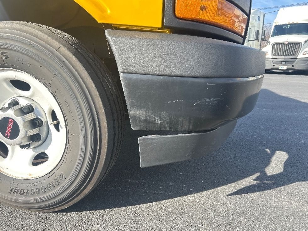 Light Duty Box Truck-Light and Medium Duty Trucks-GMC-2021-Savana G33503-Louisville-KY-122,156\n\t\tmiles-$ 23,250 - Image 28