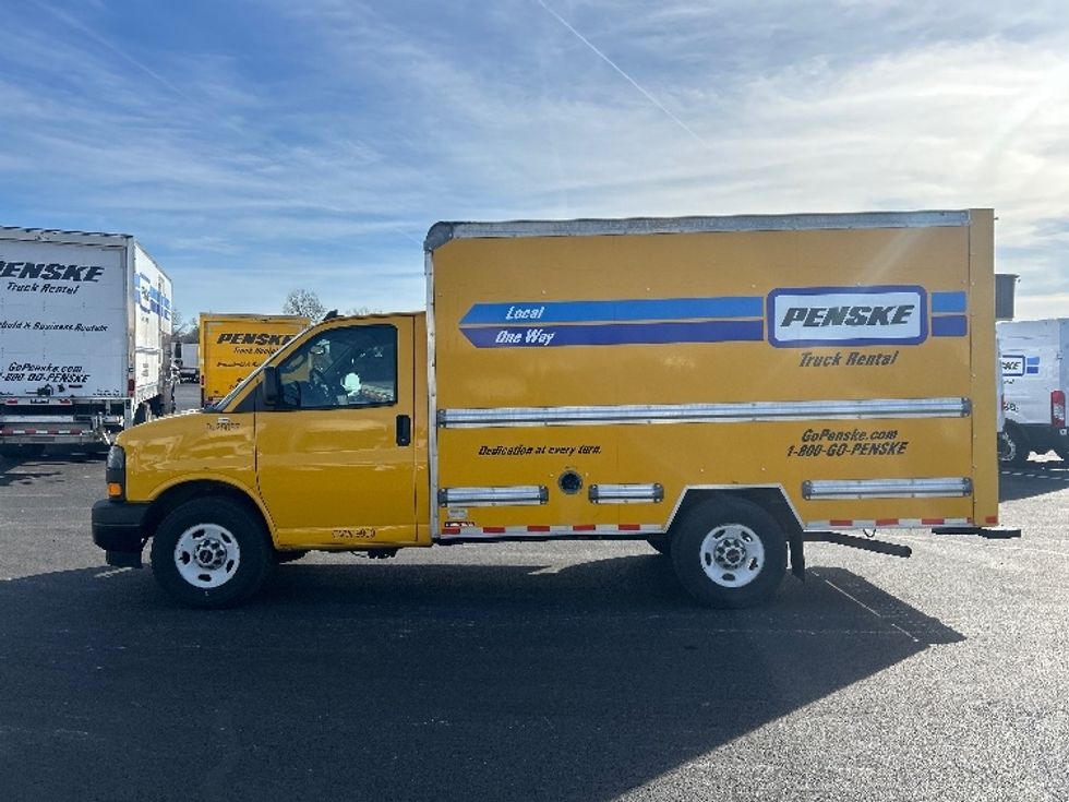 Light Duty Box Truck-Light and Medium Duty Trucks-GMC-2021-Savana G33503-Louisville-KY-122,156\n\t\tmiles-$ 23,250 - Image 4