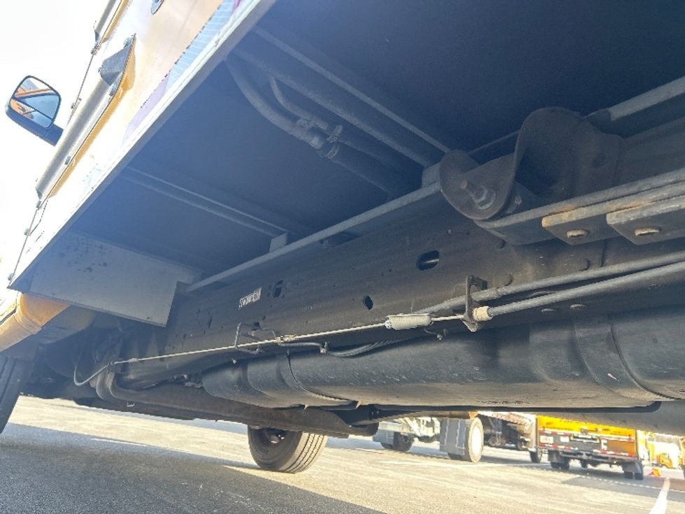 Light Duty Box Truck-Light and Medium Duty Trucks-GMC-2021-Savana G33503-Louisville-KY-122,156\n\t\tmiles-$ 23,250 - Image 5