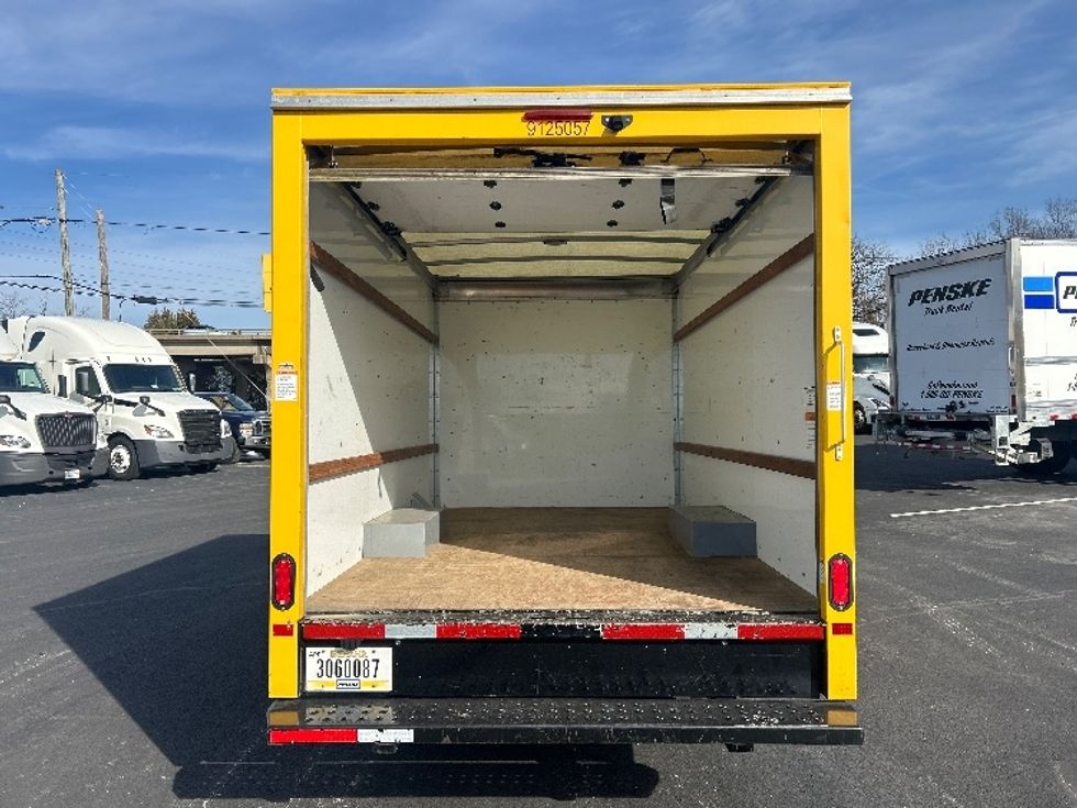 Light Duty Box Truck-Light and Medium Duty Trucks-GMC-2021-Savana G33503-Louisville-KY-122,156\n\t\tmiles-$ 23,250 - Image 8